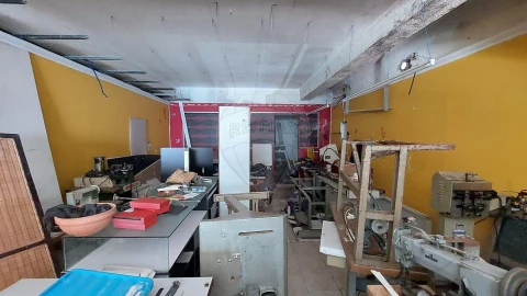 Armazém para Venda em Benedita