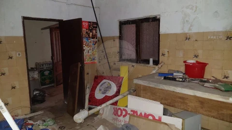 Armazém para Venda em Benedita