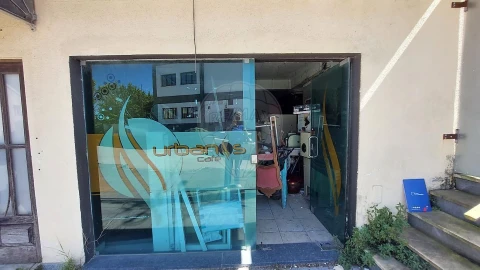 Armazém para Venda em Benedita