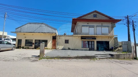Armazém para Venda em Benedita