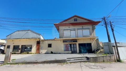Armazém para Venda em Benedita