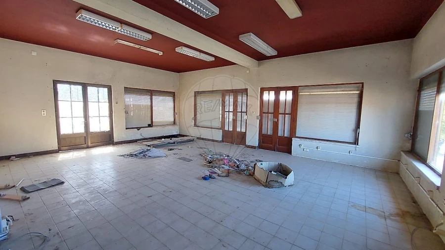 Armazém para Venda em Benedita