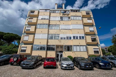 Apartamento T2 para Venda em Carcavelos e Parede