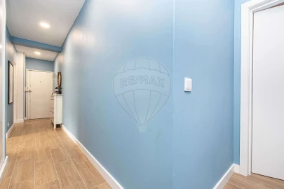 Apartamento T2 para Venda em Carcavelos e Parede