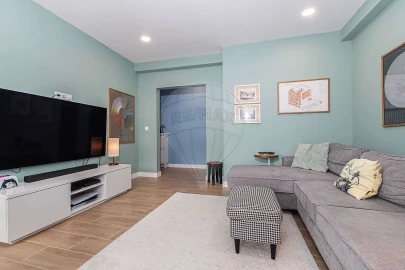 Apartamento T2 para Venda em Carcavelos e Parede