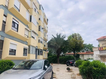 Apartamento T2 para Venda em Carcavelos e Parede