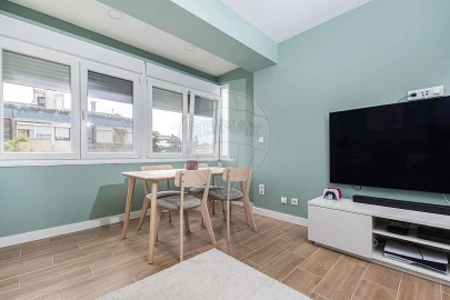 Apartamento T2 para Venda em Carcavelos e Parede