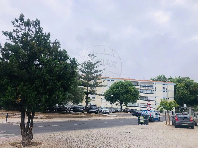 Apartamento T2 para Venda em Carcavelos e Parede Foto 4