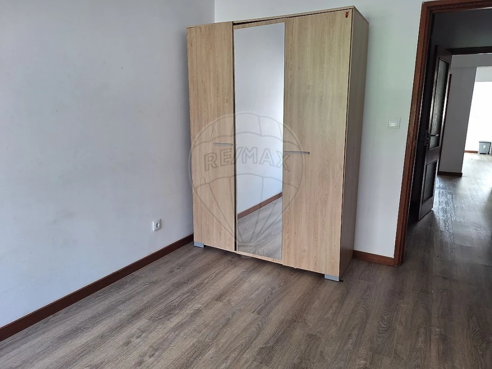 Apartamento T2 para Arrendamento em Paranhos Foto 5