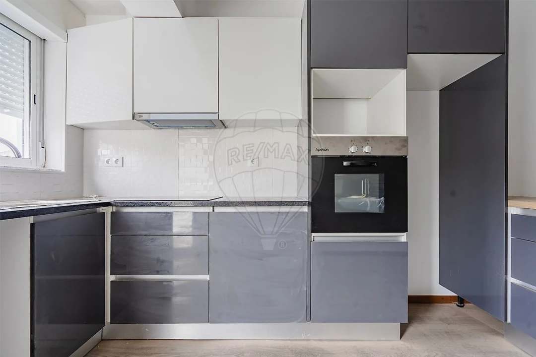 Apartamento T2 para Arrendamento em Paranhos Foto 6