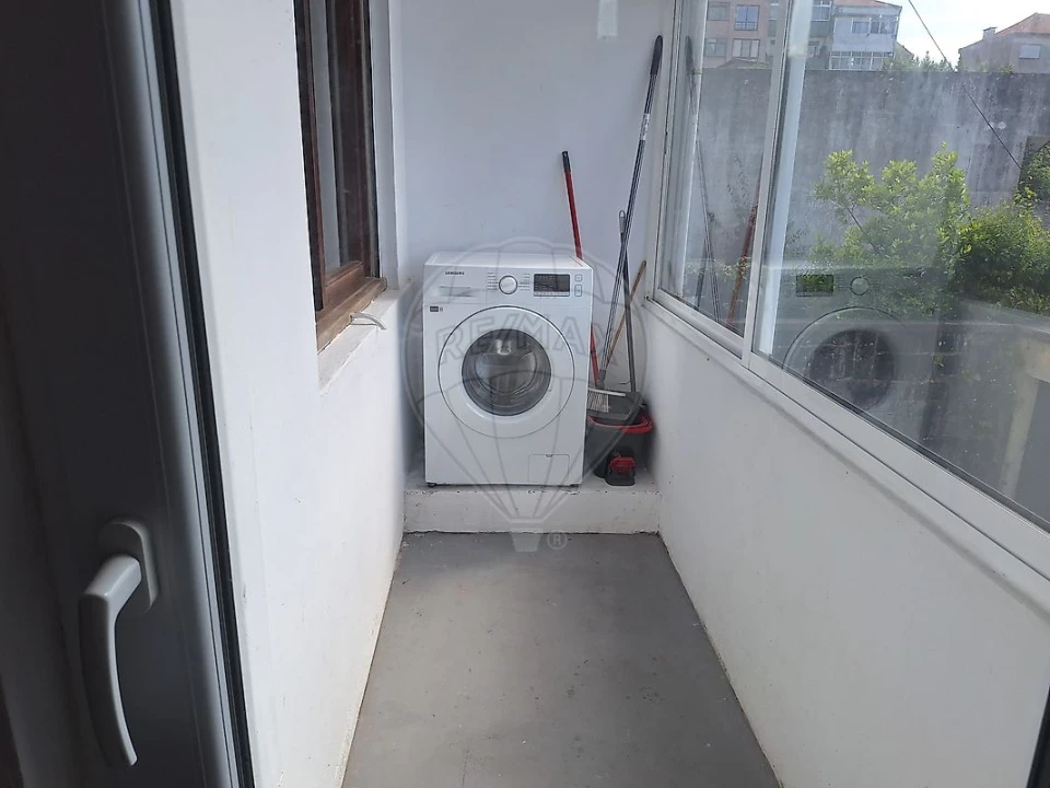 Apartamento T2 para Arrendamento em Paranhos Foto 1