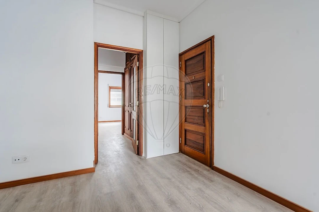 Apartamento T2 para Arrendamento em Paranhos Foto 2