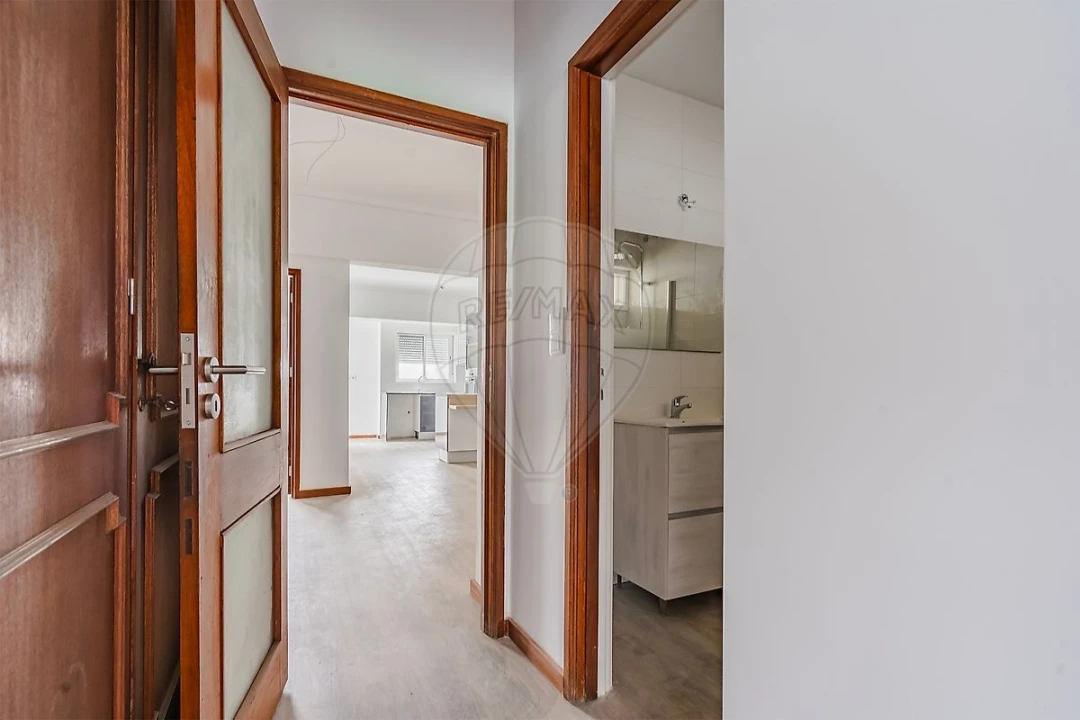 Apartamento T2 para Arrendamento em Paranhos Foto 12