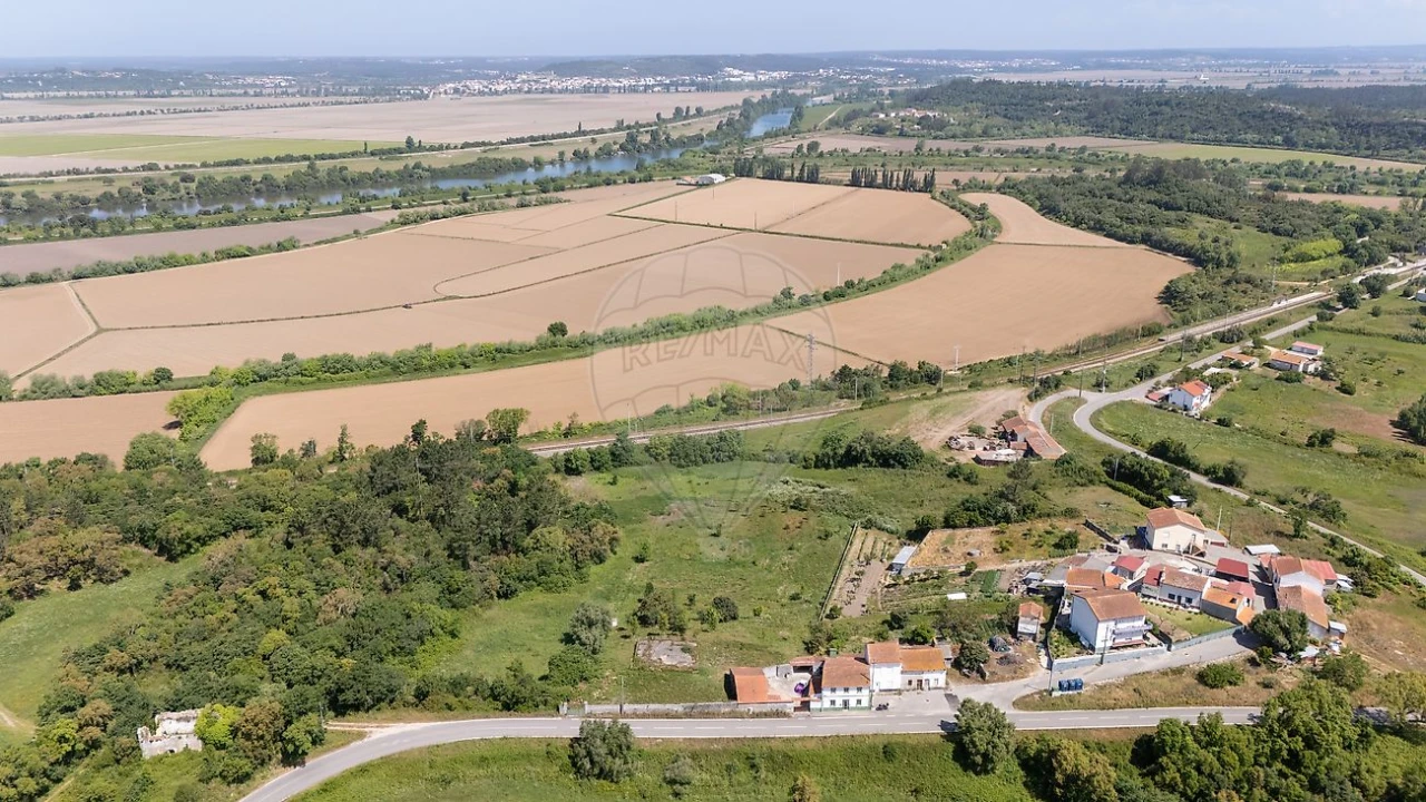 Terreno para Venda em Abrunheira, Verride e Vila Nova da Barca Foto 9
