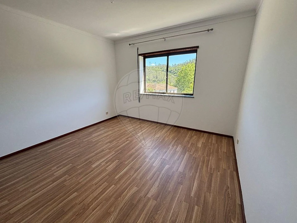 Apartamento T3 para Arrendamento em Tavarede Foto 4