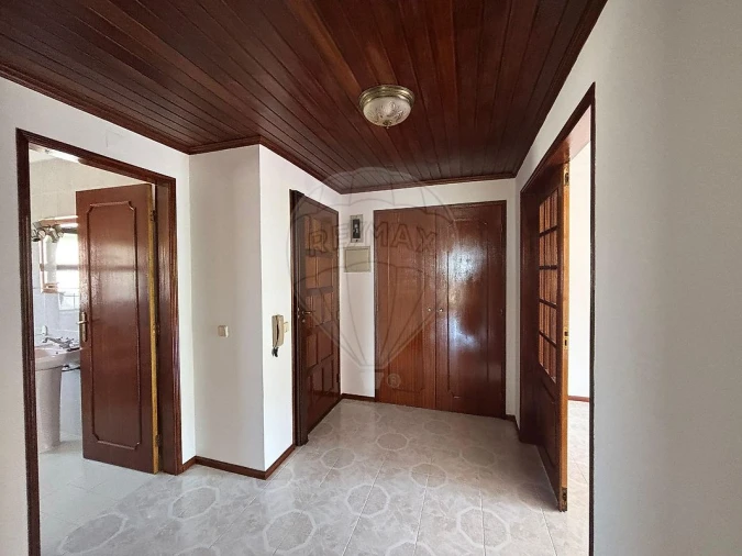 Apartamento T3 para Arrendamento em Tavarede Foto 8
