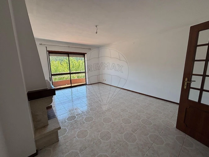 Apartamento T3 para Arrendamento em Tavarede Foto 7