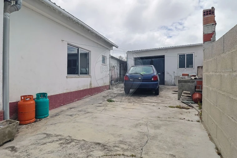 Moradia T1 para Venda em Lavos Foto 2