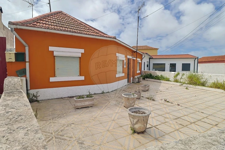 Moradia T1 para Venda em Lavos Foto 4