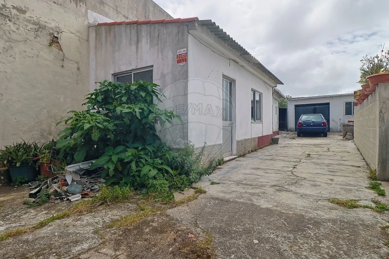 Moradia T1 para Venda em Lavos Foto 3