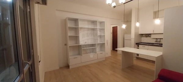 Apartamento T1 para Arrendamento em Santo Antonio dos Olivais