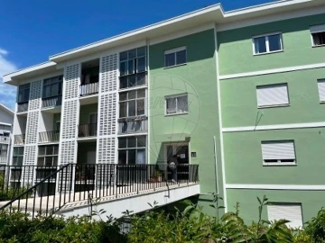 Apartamento T1 para Arrendamento em Santo Antonio dos Olivais