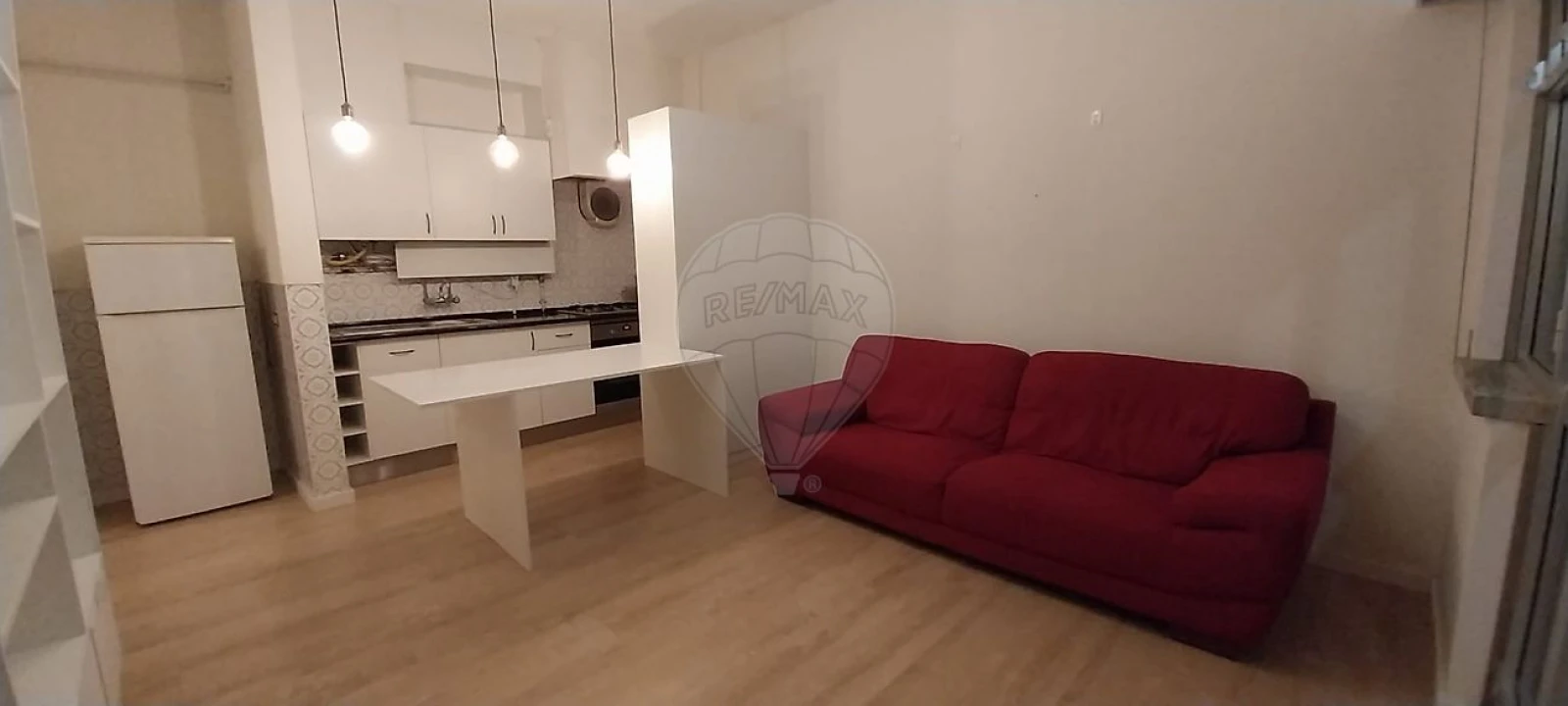 Apartamento T1 para Arrendamento em Santo Antonio dos Olivais Foto 4