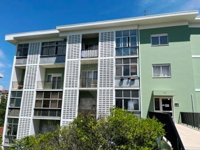 Apartamento T1 para Arrendamento em Santo Antonio dos Olivais