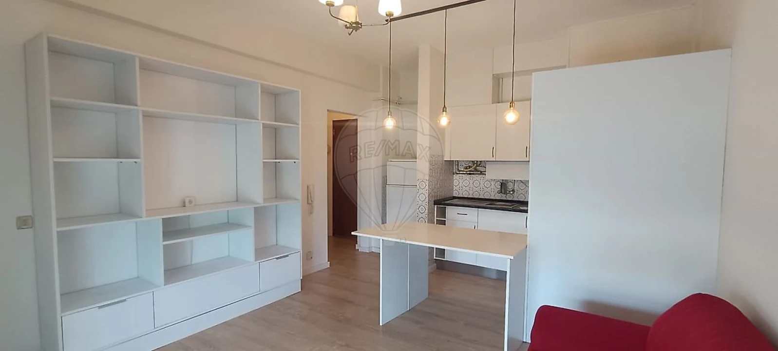 Apartamento T1 para Arrendamento em Santo Antonio dos Olivais Foto 3