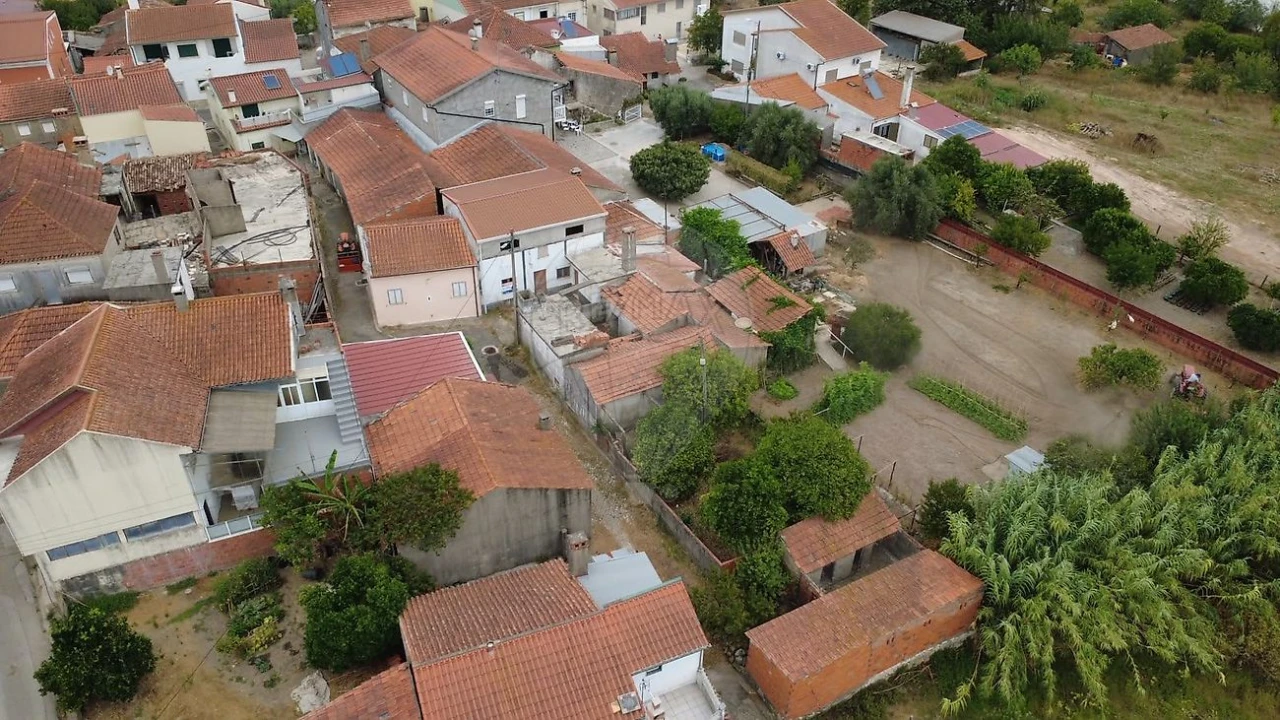 Moradia T4 para Venda em Souselas e Botão Foto 17