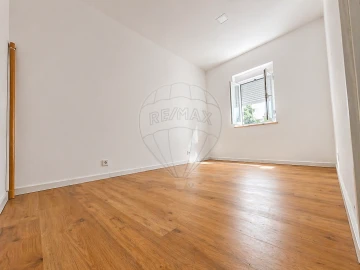 Apartamento T2 para Arrendamento em Algés, Linda-A-Velha e Cruz Quebrada-Dafundo