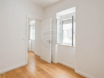 Apartamento T2 para Arrendamento em Algés, Linda-A-Velha e Cruz Quebrada-Dafundo
