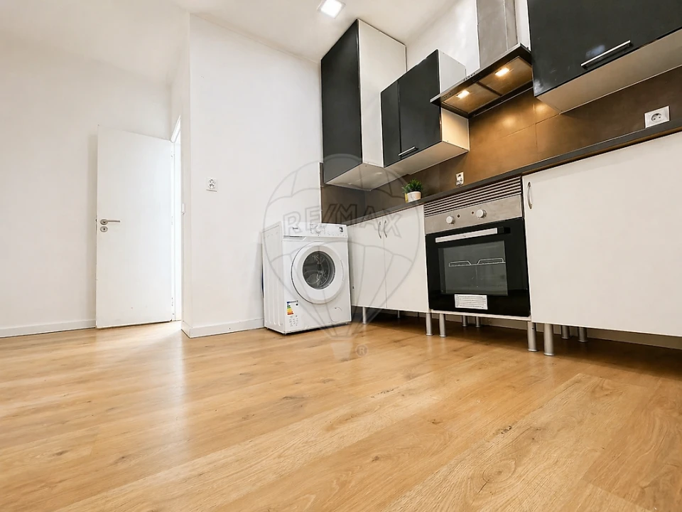 Apartamento T2 para Arrendamento em Algés, Linda-A-Velha e Cruz Quebrada-Dafundo Foto 7
