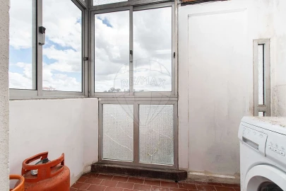 Apartamento T2 para Venda em Massamá e Monte Abraão