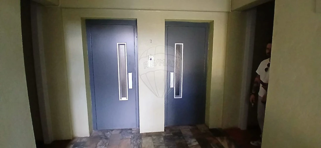 Apartamento T2 para Venda em Massamá e Monte Abraão Foto 17
