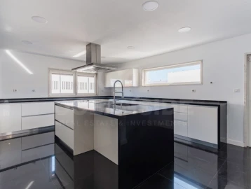 Moradia T5 para Venda em Alcabideche