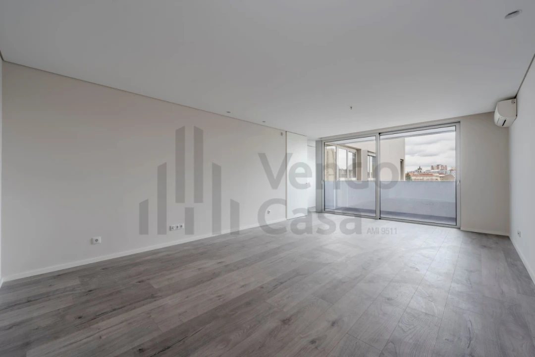Apartamento T3 para Arrendamento em Braga (Maximinos, Sé e Cividade) Foto 8