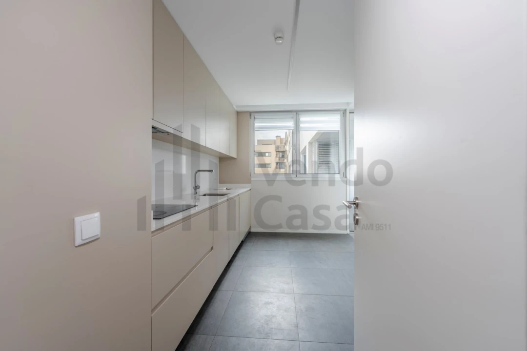 Apartamento T3 para Arrendamento em Braga (Maximinos, Sé e Cividade) Foto 11