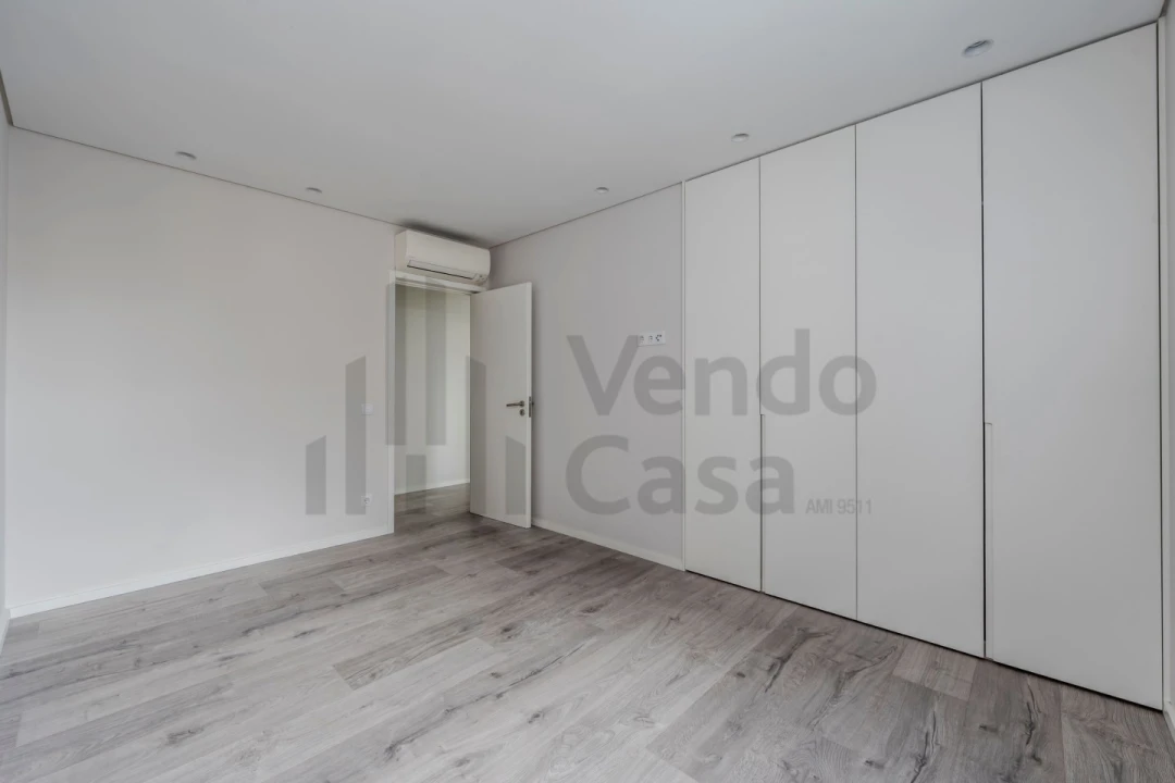 Apartamento T3 para Arrendamento em Braga (Maximinos, Sé e Cividade) Foto 16