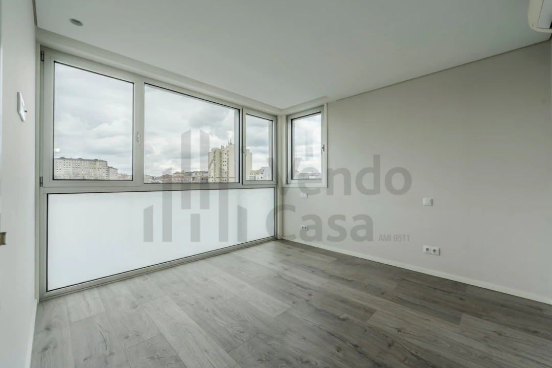 Apartamento T3 para Arrendamento em Braga (Maximinos, Sé e Cividade) Foto 17