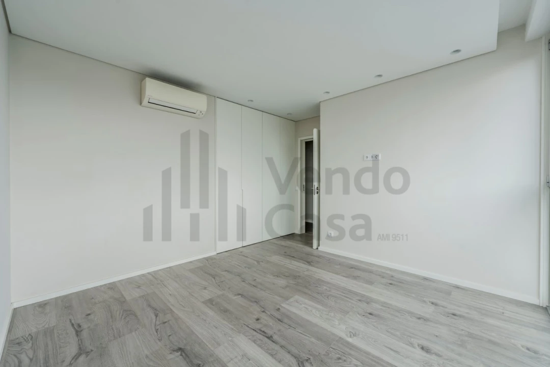 Apartamento T3 para Arrendamento em Braga (Maximinos, Sé e Cividade) Foto 19
