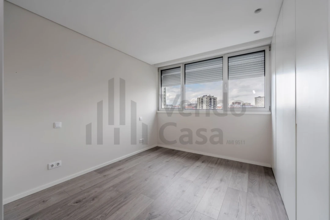Apartamento T3 para Arrendamento em Braga (Maximinos, Sé e Cividade) Foto 24