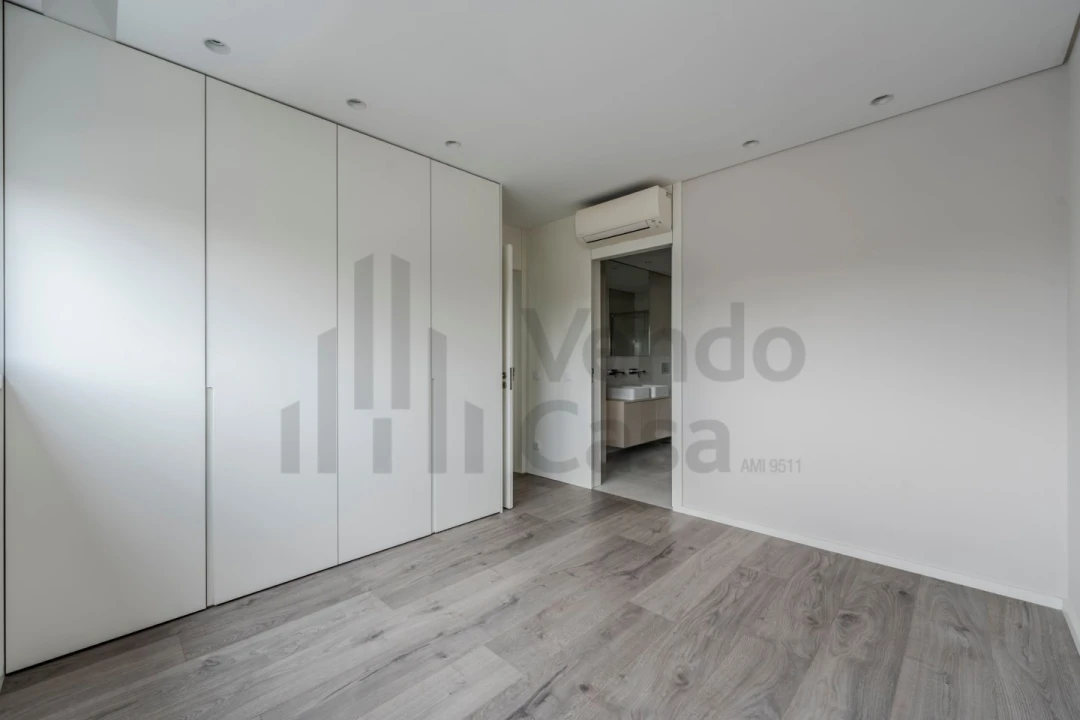 Apartamento T3 para Arrendamento em Braga (Maximinos, Sé e Cividade) Foto 25