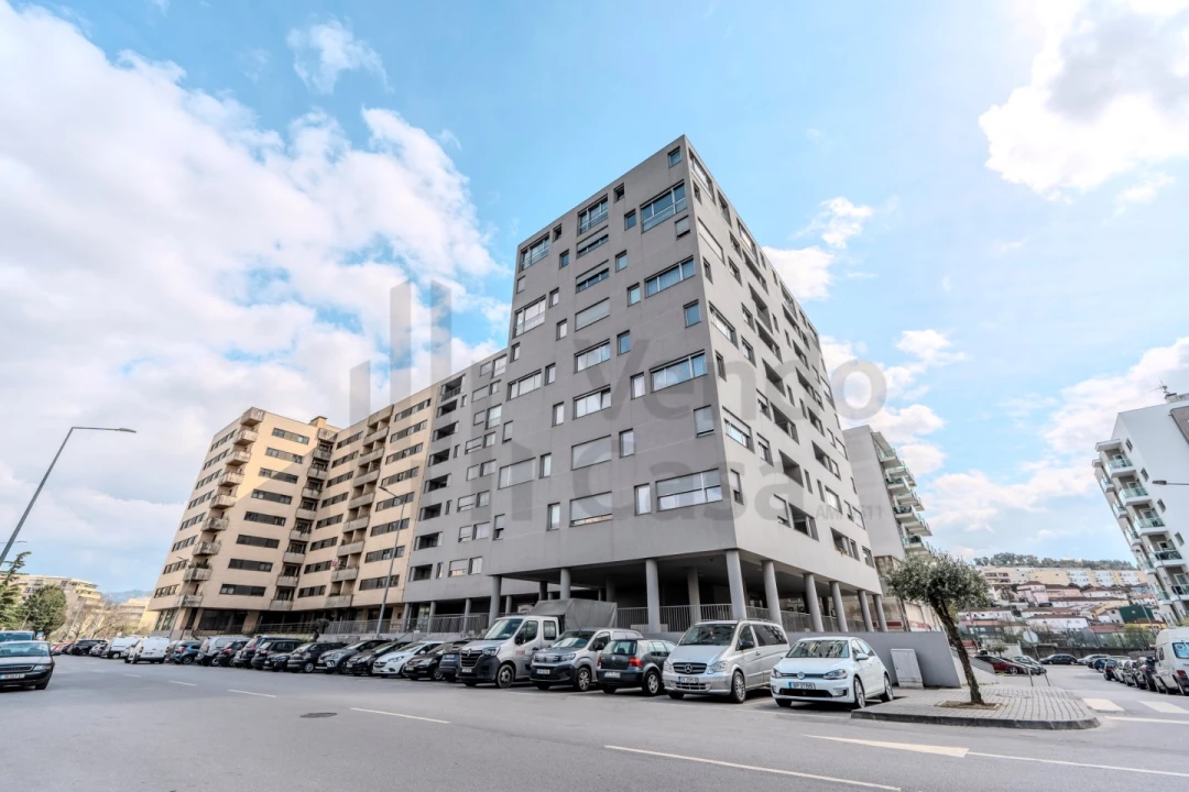 Apartamento T3 para Arrendamento em Braga (Maximinos, Sé e Cividade) Foto 74