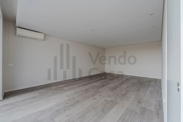 Apartamento T3 para Arrendamento em Braga (Maximinos, Sé e Cividade) Foto 6