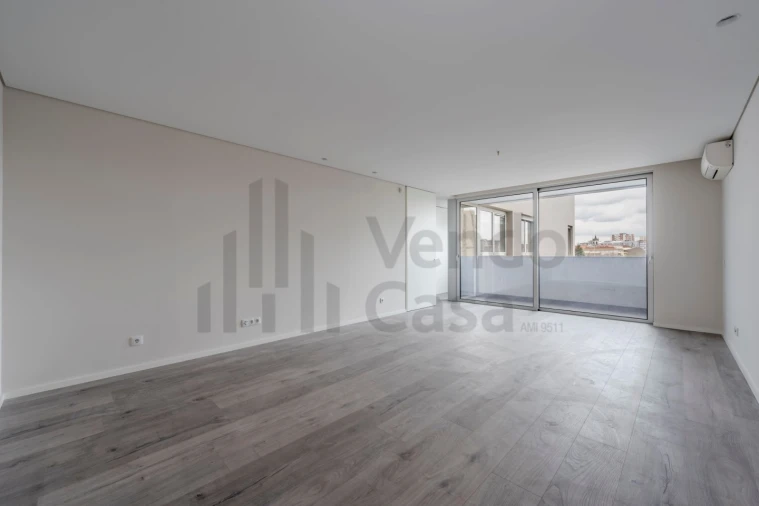 Apartamento T3 para Arrendamento em Braga (Maximinos, Sé e Cividade) Foto 8