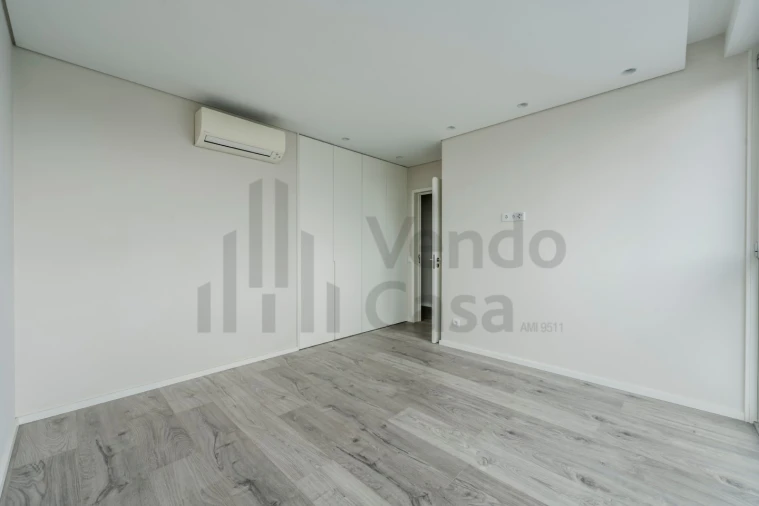 Apartamento T3 para Arrendamento em Braga (Maximinos, Sé e Cividade) Foto 19