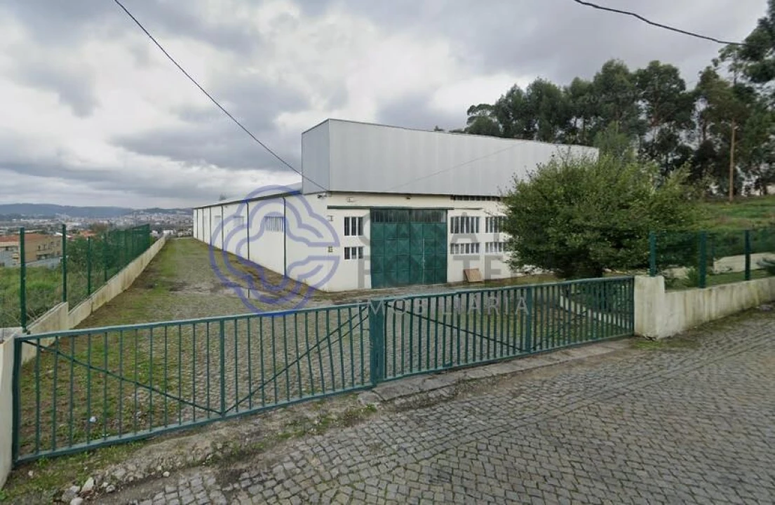 Armazém para Arrendamento em Aguas Santas Foto 1