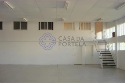 Armazém para Arrendamento em Aguas Santas