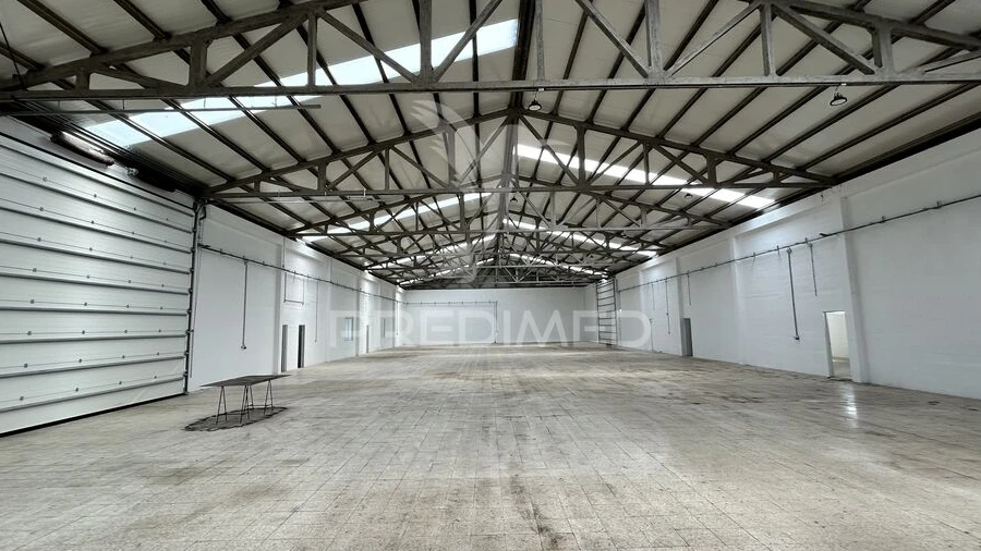 Armazém para Arrendamento em Rio de Moinhos